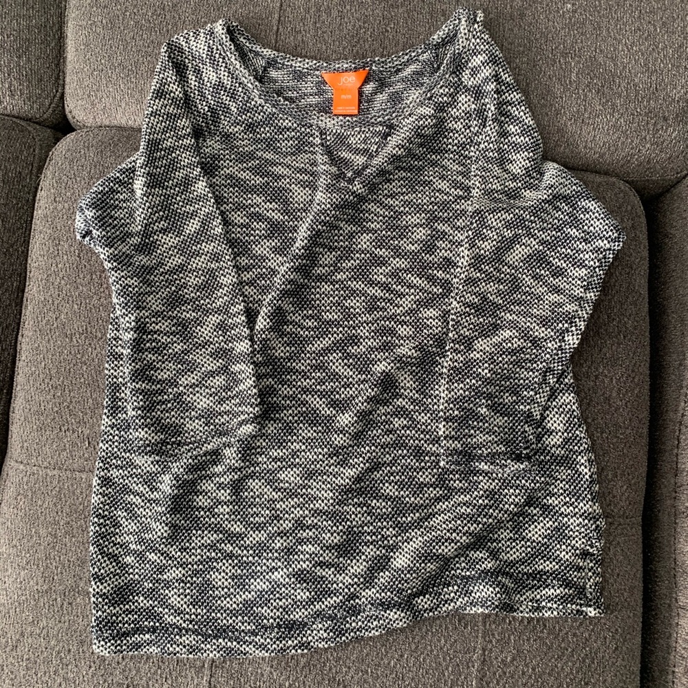 Lightweight sweater